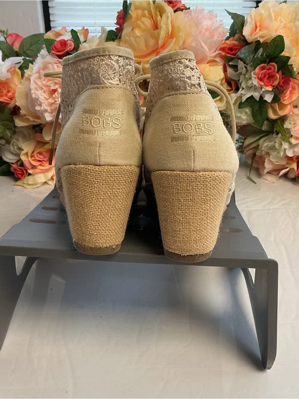 Skechers BOBS Desert Kiss Lace Crochet Canvas Wedge Booties Natural Size 10